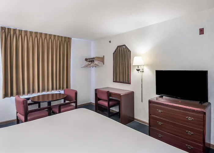 Americas Value Inn-wenona Motel