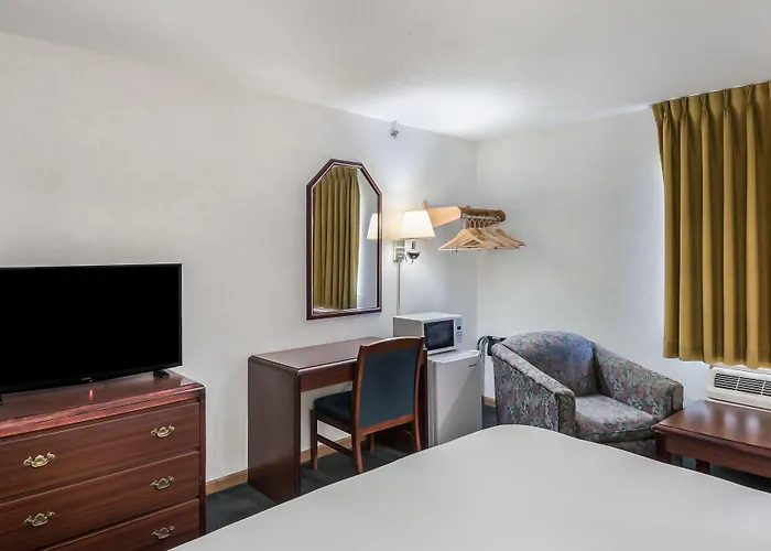 Americas Value Inn-wenona Motel