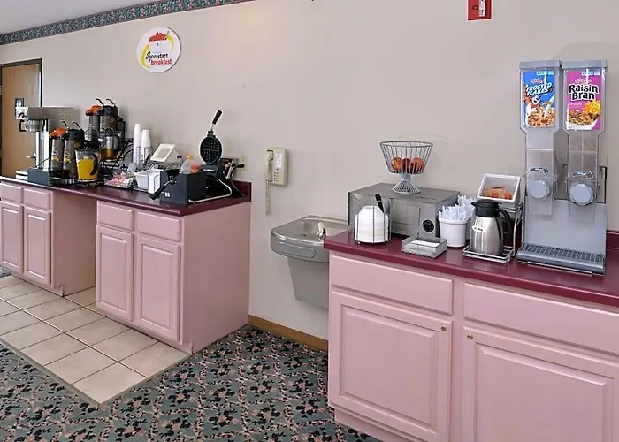 Americas Value Inn-wenona Мотель 2*
